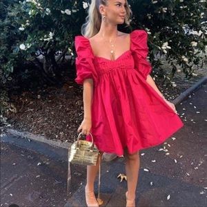 Hot pink Zara taffeta puff sleeve dress!!! Such a cute statement dress!!! 💖💖